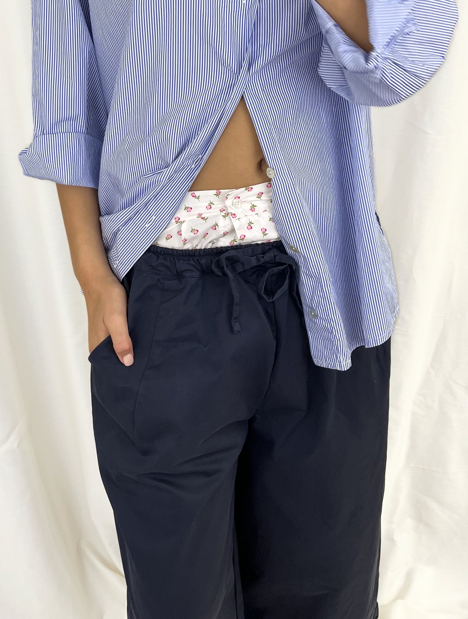 TROUSERS & SHORTS WOMAN