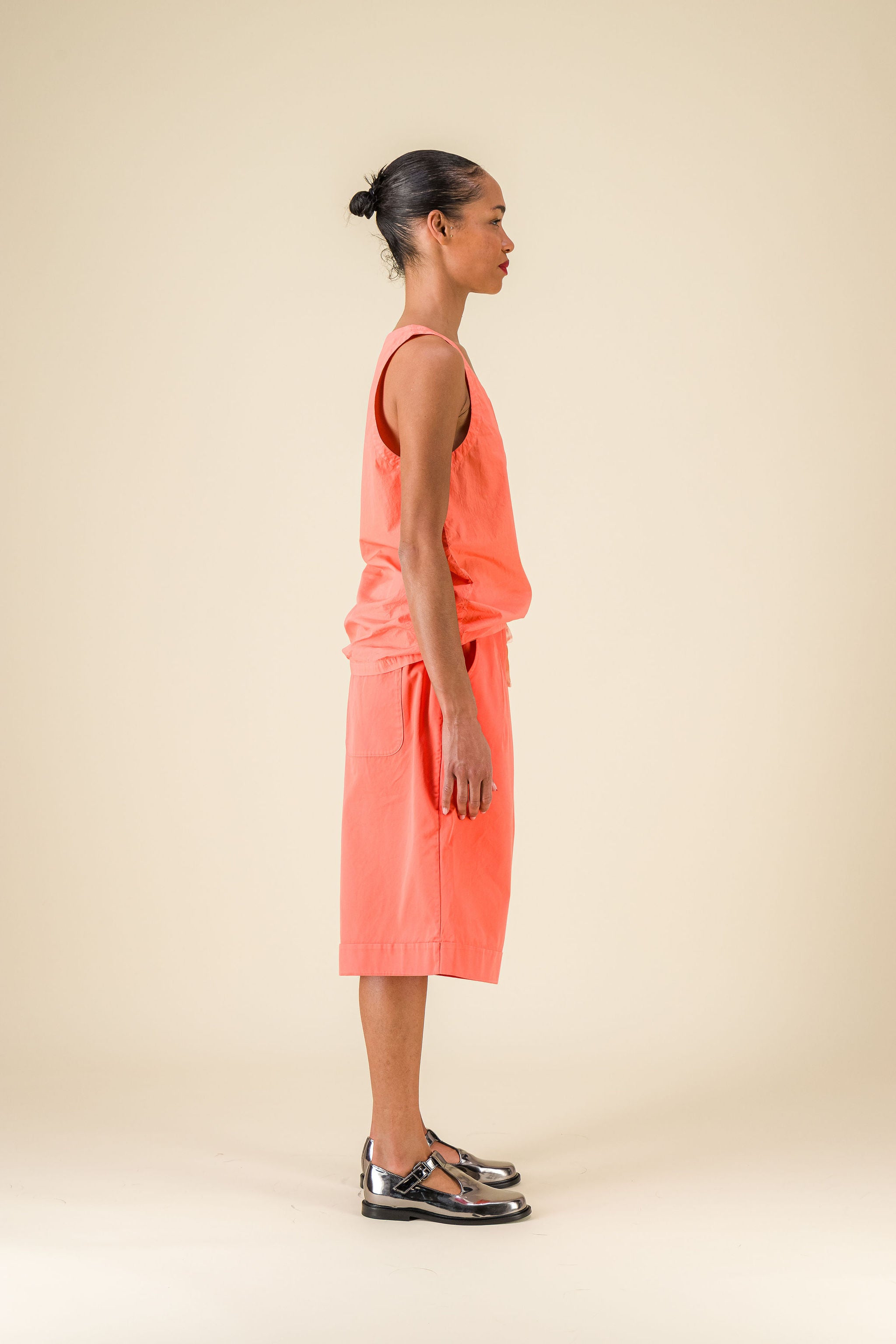 Cama cotton gabardine coral bermudas