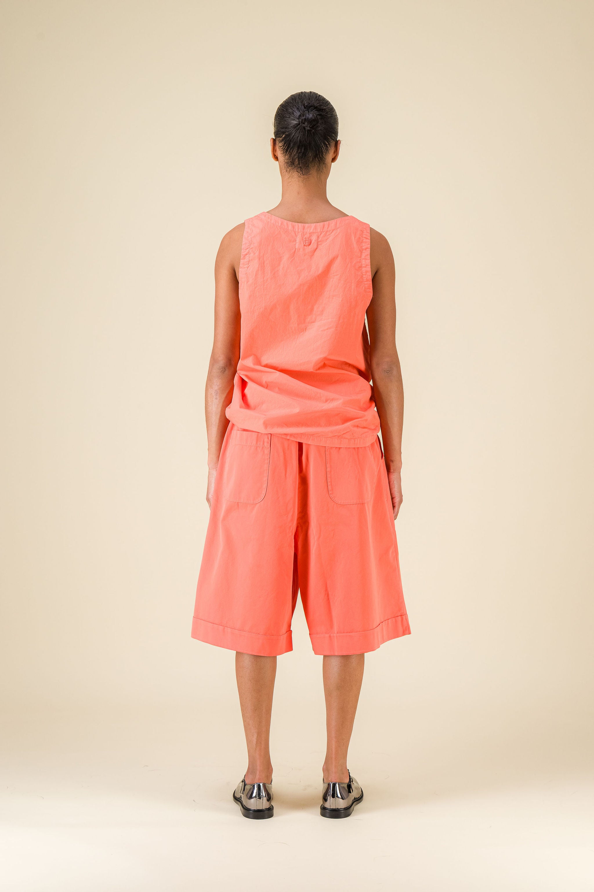 Cama cotton gabardine coral bermudas