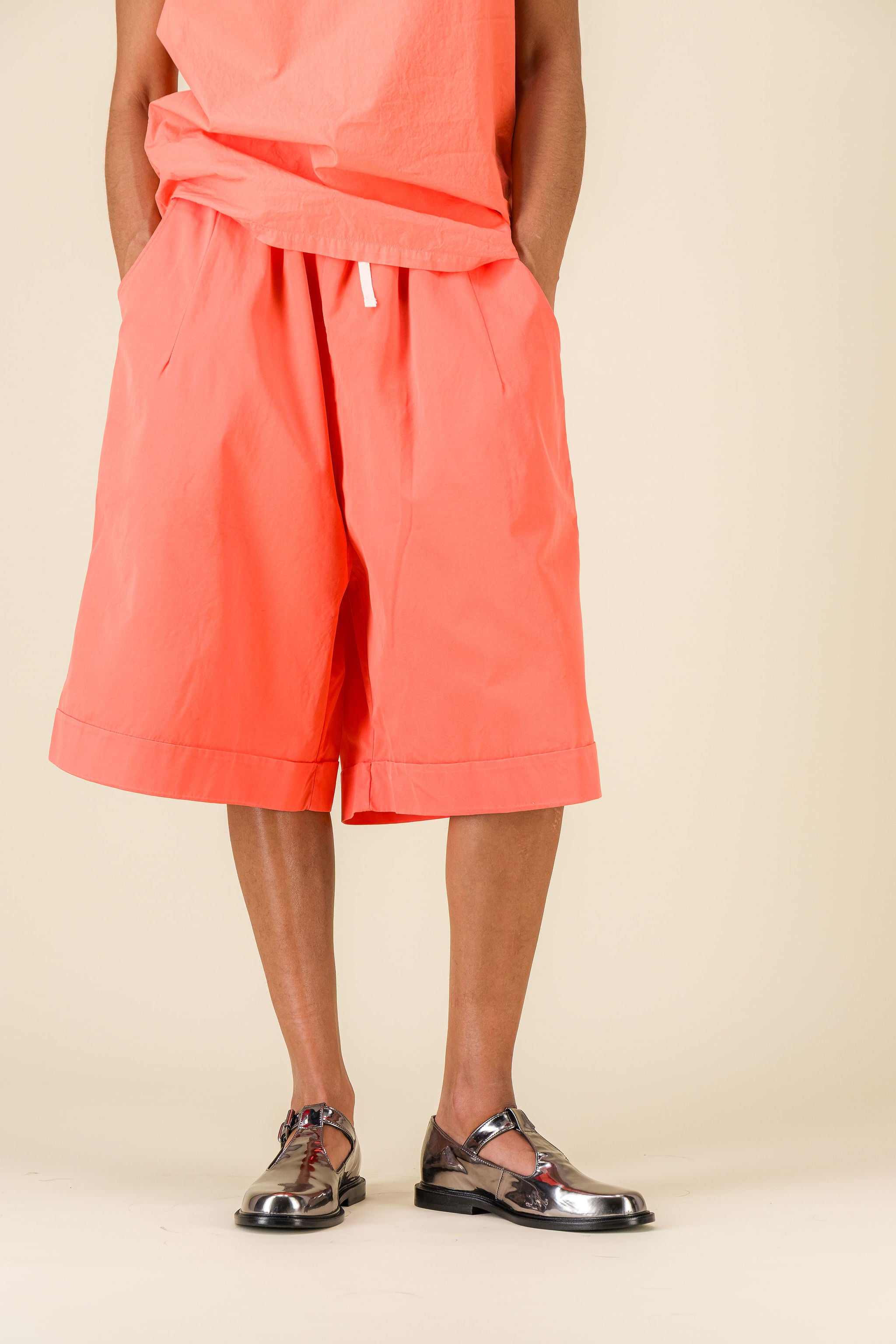 Cama cotton gabardine coral bermudas